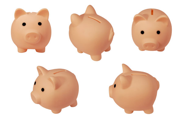 白色背景上孤立的存钱罐。存钱的概念。图片下载