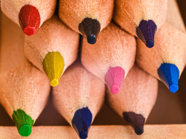 彩色铅笔-正面视图图片下载