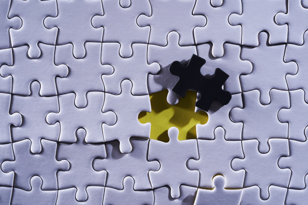 空的白色收集谜与一个没有完成。图片下载