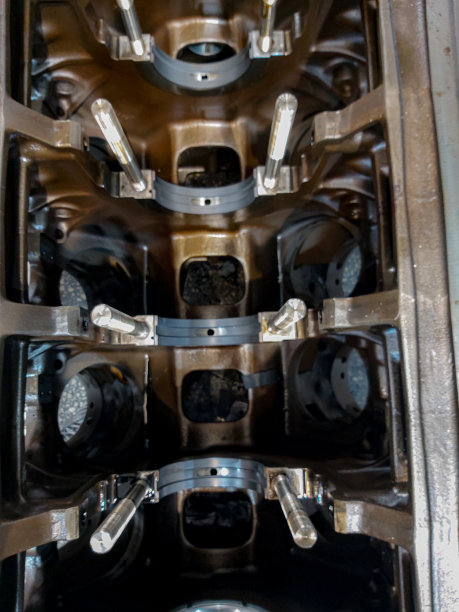 船舶发动机部件。摧毁了引擎。图片下载