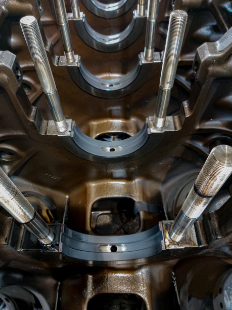 船舶发动机部件。摧毁了引擎。图片下载