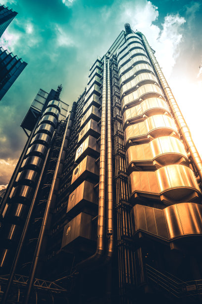 伦敦金融区利物浦街的劳埃德摩天大楼。图片下载