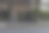 一个年轻的拉丁美洲大学生骑着她的古董自行车穿过城市。图片下载