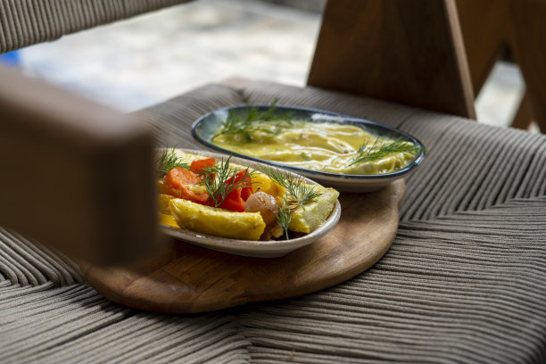 素食小吃小盘天然风味图片下载