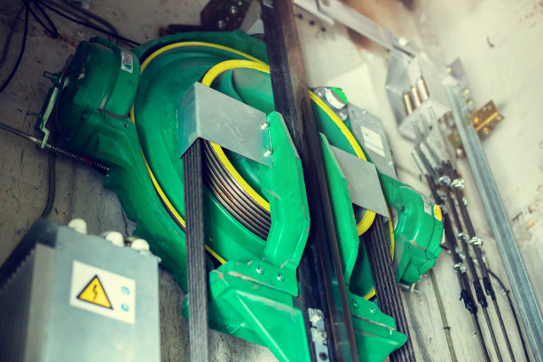 对乘客升降机的部分进行选择性聚焦。图片下载