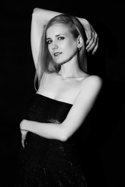 金发碧眼的漂亮女人图片下载