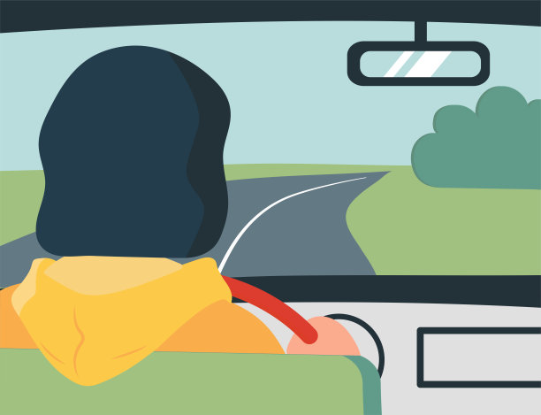 车里的女孩正沿着田野里的路开车。她看着后视镜。旅行者在旅行。图片下载