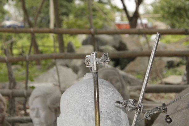 传统指南针近景，用于石刻时在石头上做标记。图片下载