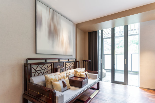 简单而豪华的中式躺椅图片下载