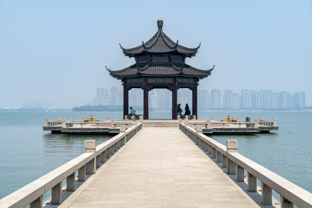 苏州中国园林李公堤古亭图片下载