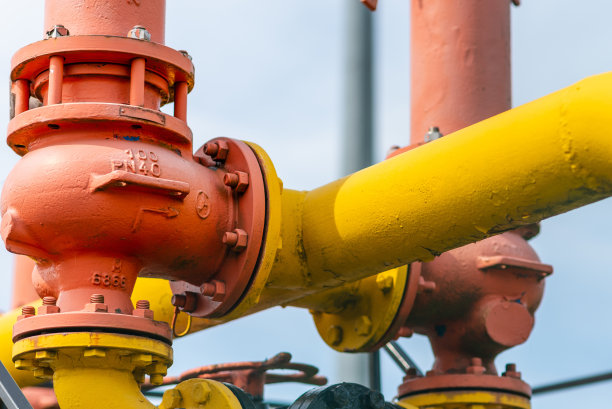燃气厂阀门，压力安全阀，选择性集中。对商业背景。图片下载