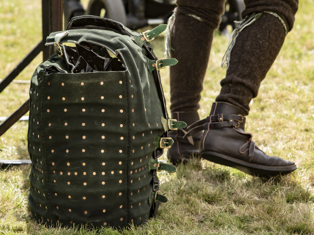 骑士背心和靴子。图片下载