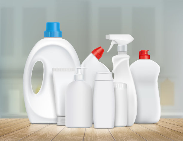 厨房桌上有带洗涤剂的塑料瓶模板图片下载