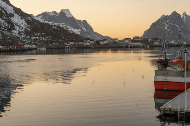 挪威莱因·莫斯肯内斯·诺兰德·罗浮敦群岛。在冬天的风景。图片下载