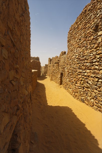 废弃城市的石墙图片下载