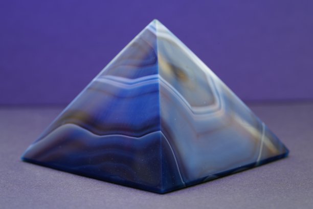 金字塔玛瑙与石英图片下载