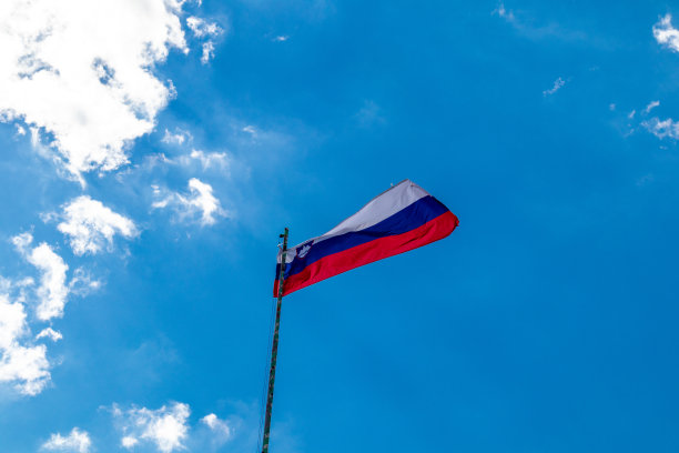 在Bovec镇附近探索古老的克鲁泽要塞图片下载