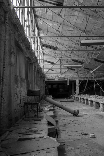 塞尔维亚废弃的旧工厂图片下载