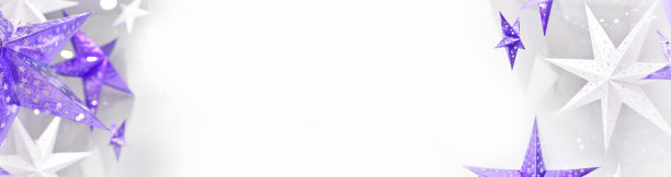 横幅和星星。紫色，非常佩里，白色的纸星星箔，墙壁装饰，散景灯和复制空间。图片下载