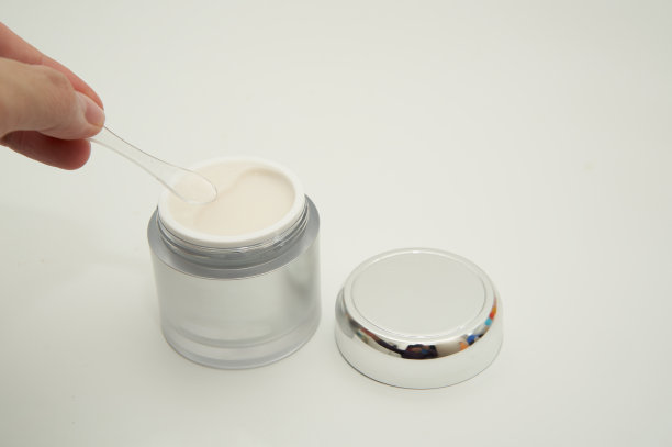 化妆品坛子里面有面霜图片下载