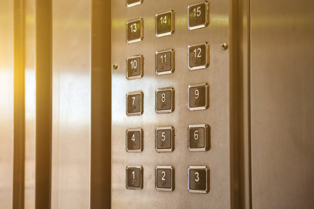 现代金属电梯内设有日光楼层选择按钮图片下载