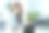 一名亚洲女商人或企业主在办公室工作时喝咖啡休息的肖像图片下载