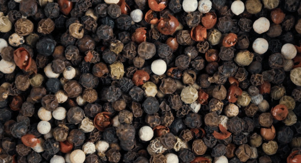彩色胡椒籽黑胡椒粒特写微距纹理图片下载