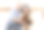 幸福老夫妻和狗狗朋友在家里。图片下载