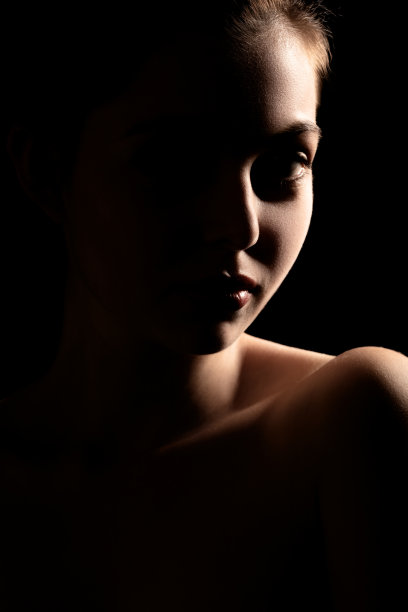 性感的年轻女子图片下载