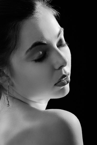 性感的年轻女子图片下载