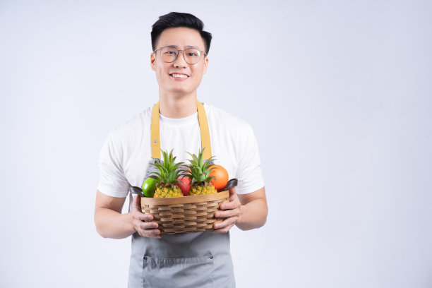 背景是年轻的亚洲服务员图片下载