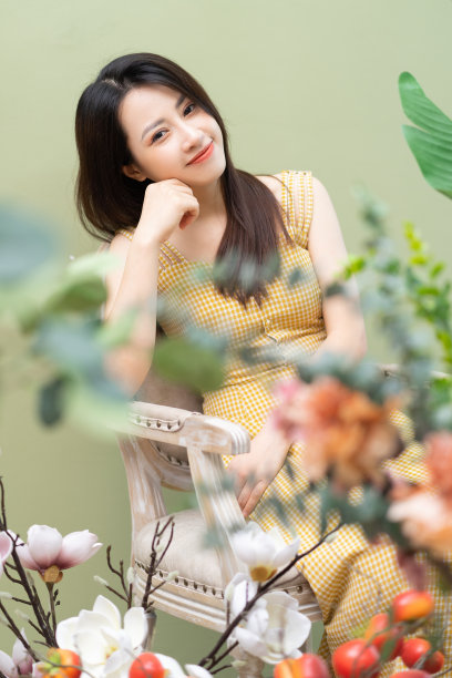 亚洲年轻女性的美丽形象，夏日概念图片下载