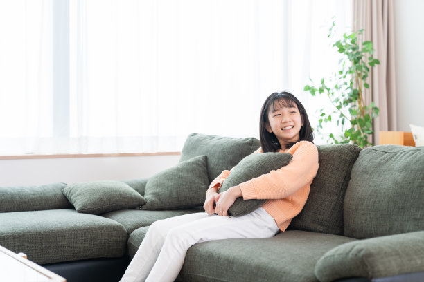 放松的女孩图片下载