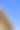 美丽的金色山墙顶在传统泰国寺庙的屋顶上，以蓝天为背景图片下载