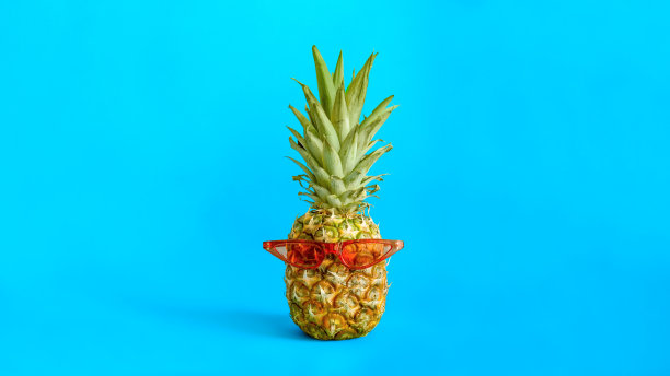 菠萝配红色墨镜图片下载