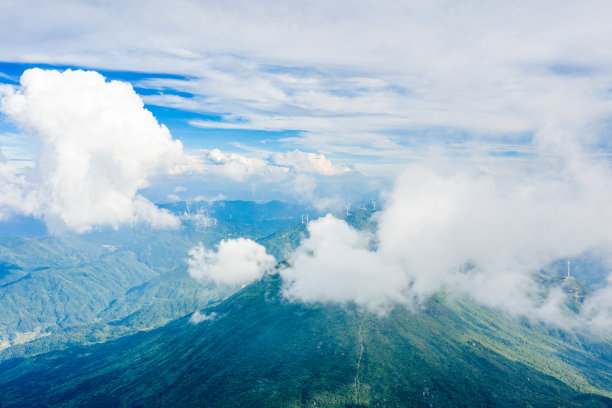航拍高山云海图片下载