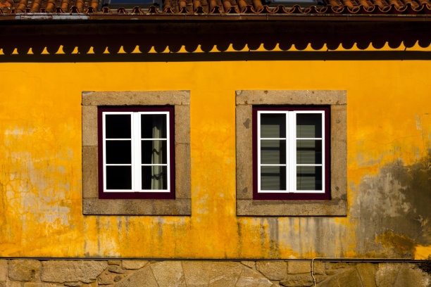 传统建筑立面，Valença do Minho, Minho，葡萄牙北部。图片下载