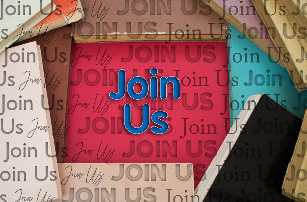 加入我们的话在翻开书的时候用的是复古，自然图案的古旧仿古纸设计。图片下载