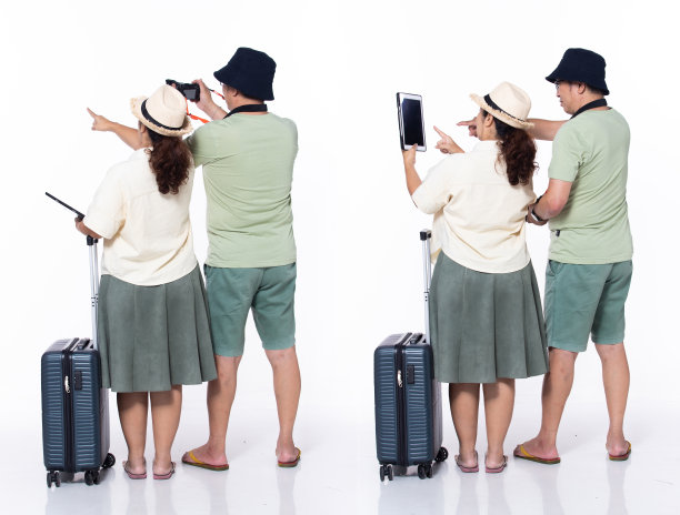 全长60 - 50岁亚洲高级夫妇旅游，看观光城市景观图片下载