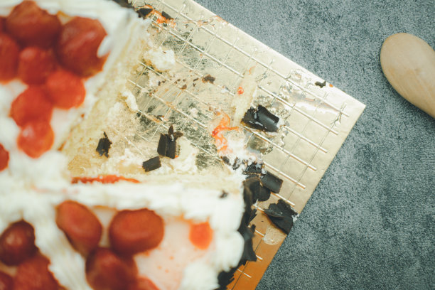 美味可口的浆果蛋糕，一个甜甜的糕点蛋糕是切一块蛋糕图片下载