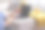 女性用信用卡在网上购物时使用笔记本电脑。黑色星期五和网络星期一的概念图片下载