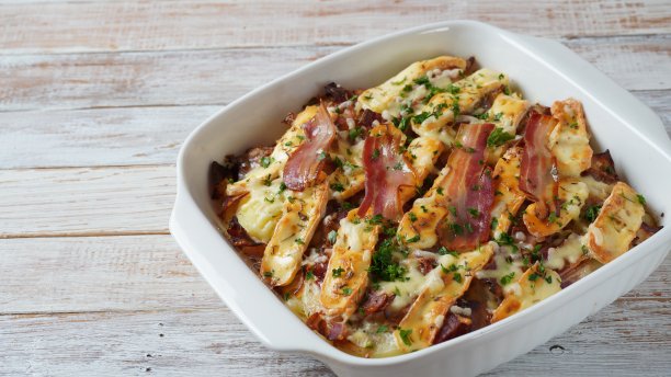 法式奶酪土豆，配培根图片下载