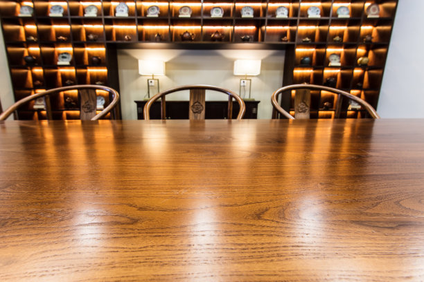 传统中式茶室，传统的木桌和经典的木椅图片下载