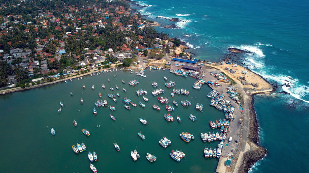 斯里兰卡南部海岸的一个小渔港图片下载