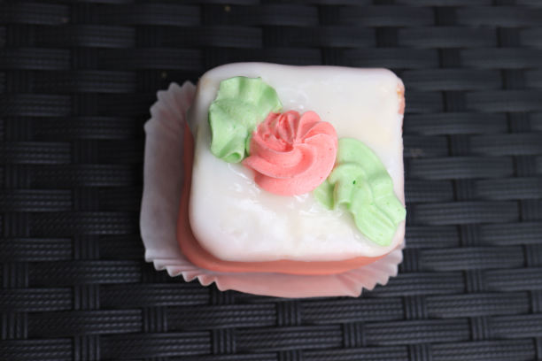 新鲜的杏仁糖糖果图片下载