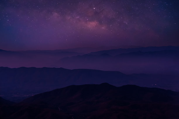 秋天夜晚的银河，图片下载