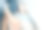 女人在叠衣服，整理抽屉里的东西。储衣理念，极简生活方式图片下载
