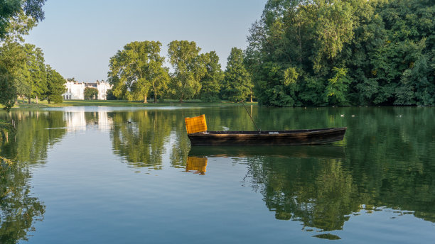 令人屏息和丰富多彩的童话风景。图片下载
