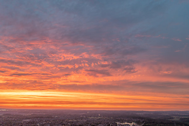 鸟瞰卢瑟福路和伊斯灵顿大道7月1日加拿大日，伍德布里奇住宅区，沃恩图片下载