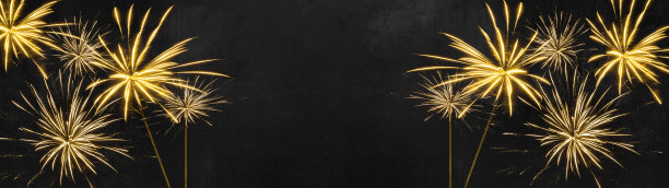 新年快乐-喜庆的银白色背景全景贺卡横幅长-金色烟花在漆黑的夜晚图片下载